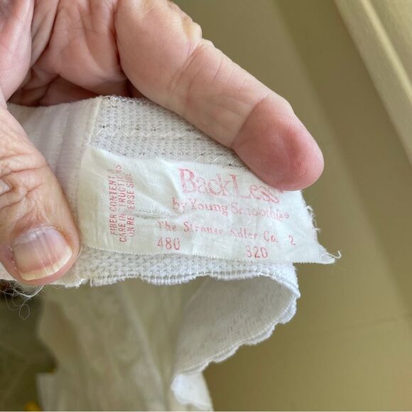 VINTAGE BACKLESS BY YOUNG SMOOTHIE STRAPLESS UNDERWIRE BRA IN WHITE - Picture 5 of 5